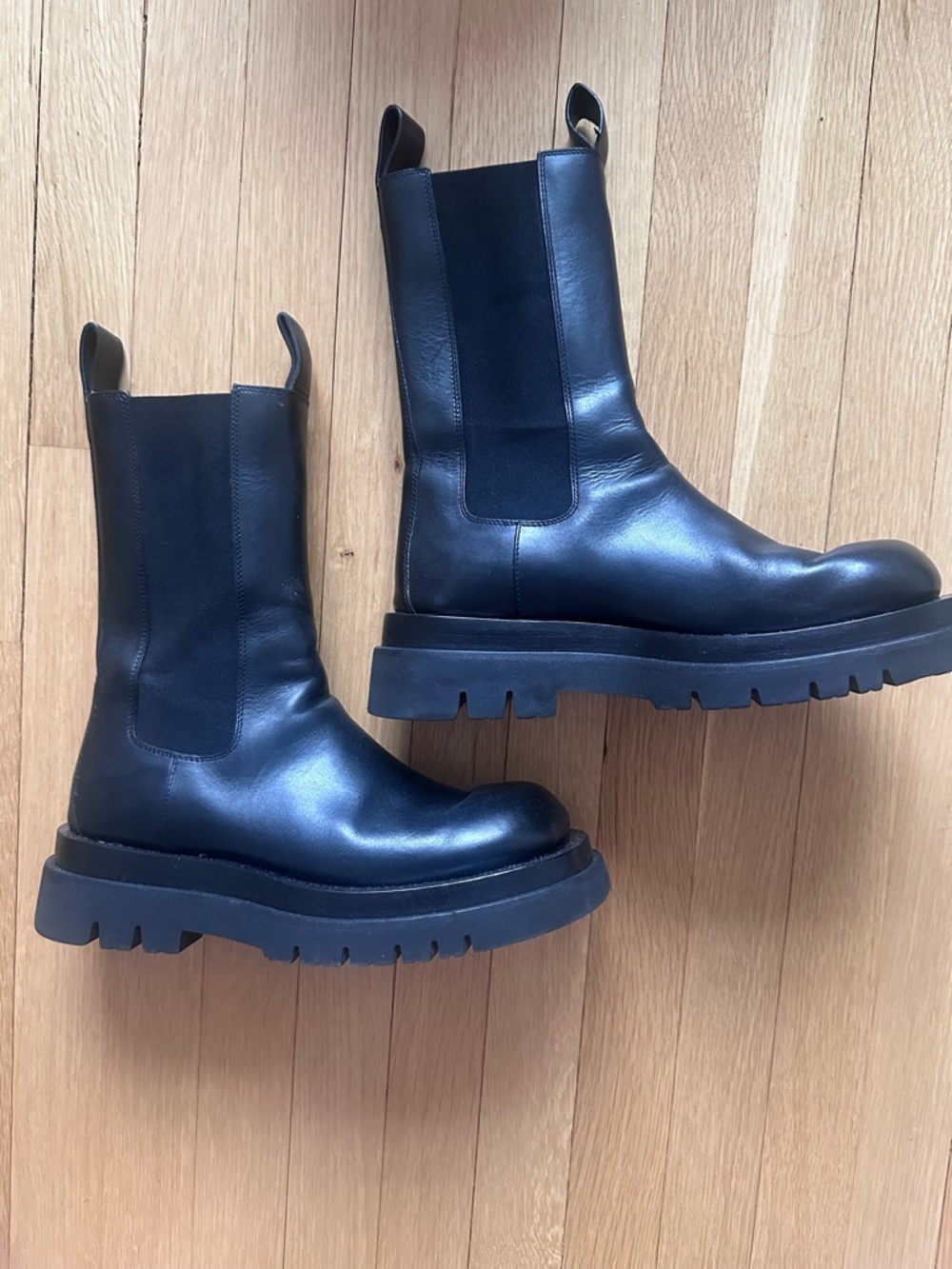 Bottega Veneta calskin lug boot